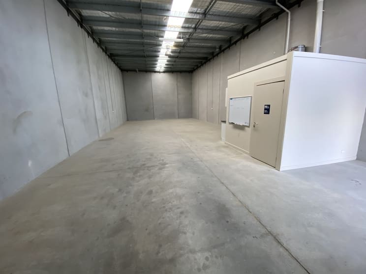 Click to view all images 3/2 Sovereign Drive Hastings VIC 3915 - Image 3