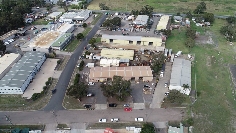 Click to view all images Units 1 - 4, 9 Campbell Street Tomago NSW 2322 - Image 2