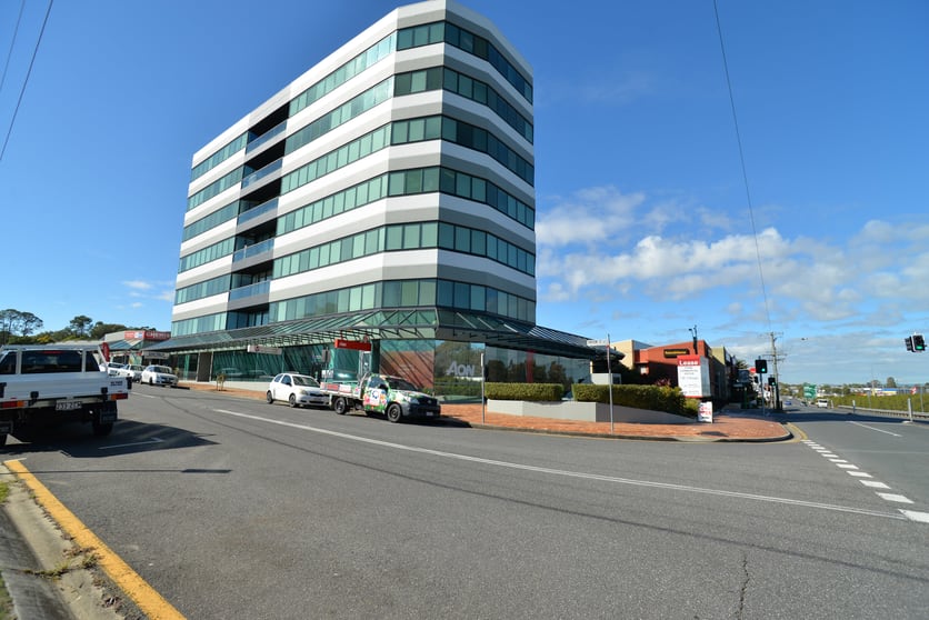 Click to view all images Suite 4C/3350 Pacific Hwy Springwood QLD 4127 - Image 1