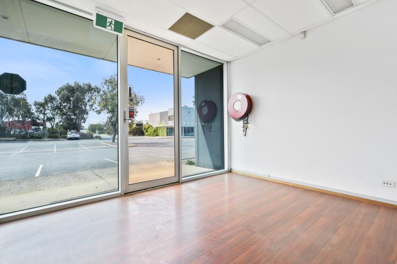 Click to view all images Unit 8/25 Bald Hill Road Pakenham VIC 3810 - Image 2