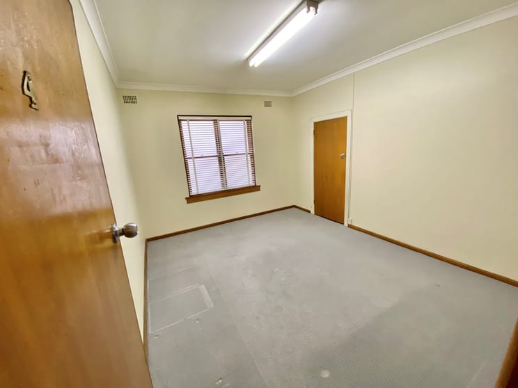 Click to view all images 4/687 Pittwater Road Dee Why NSW 2099 - Image 1