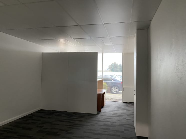 Click to view all images 7 ROSTO COURT Tullamarine VIC 3043 - Image 3