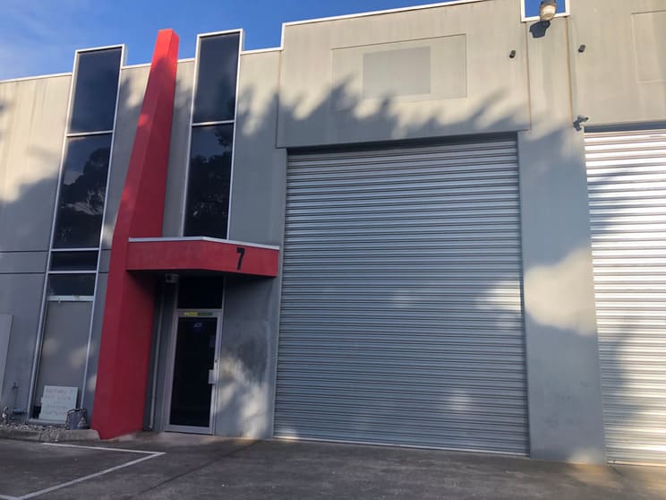 Click to view all images 7/61-65 Russell Street Werribee VIC 3030 - Image 2