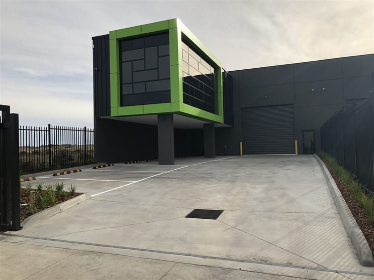 Click to view all images 8 Alysam Street Epping VIC 3076 - Image 1