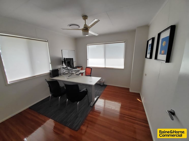 Click to view all images 10 Nepean Avenue Arana Hills QLD 4054 - Image 3