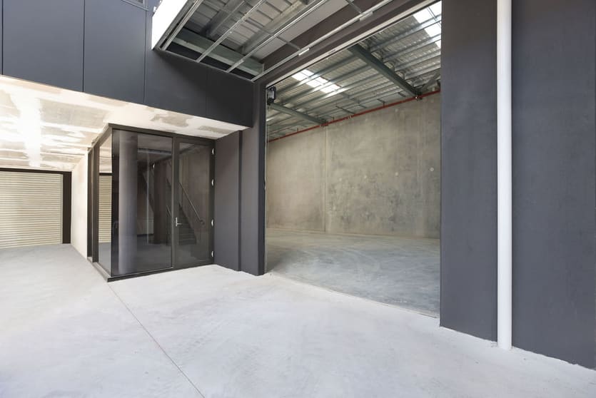 Click to view all images W-02/17 Wurrook Circuit Caringbah NSW 2229 - Image 2
