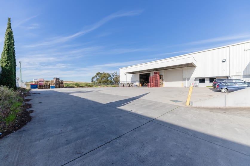 Click to view all images Part 49-51 Sunmore Close Heatherton VIC 3202 - Image 2