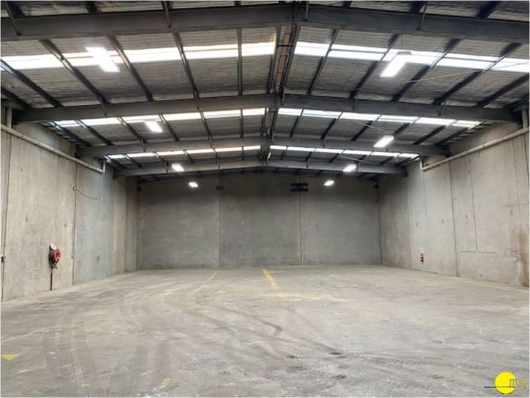 Click to view all images 33 Harvester Avenue Sunshine VIC 3020 - Image 2
