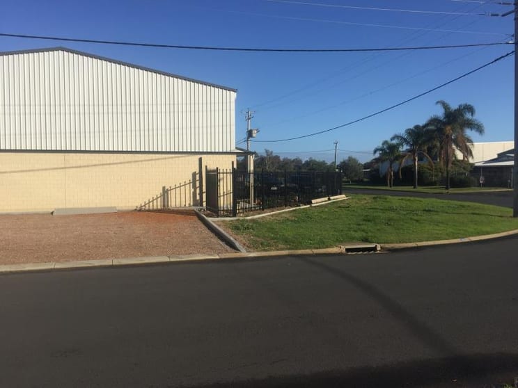 Click to view all images 3 Shanahan Davenport WA 6230 - Image 2