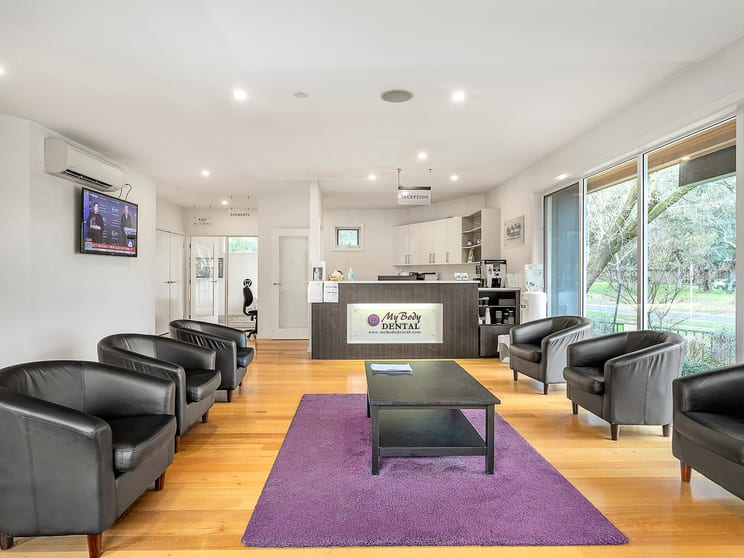 Click to view all images 49 Mt Dandenong Road Ringwood East VIC 3135 - Image 2