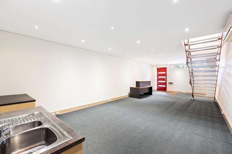 Click to view all images 36 Raymond Street Blackburn North VIC 3130 - Image 3