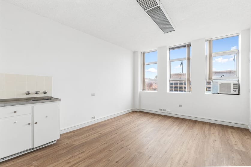 Click to view all images 605/195 Macquarie Street Sydney NSW 2000 - Image 1