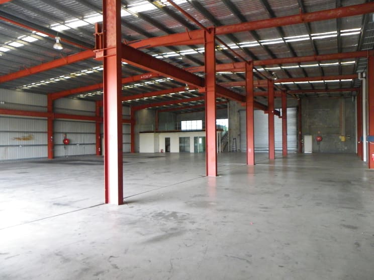 Click to view all images 33 Lear Jet Drive Caboolture QLD 4510 - Image 2