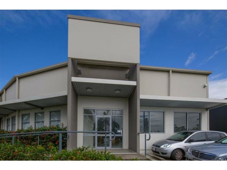 Click to view all images 2/35 Mt Milman Drive Smithfield QLD 4878 - Image 1