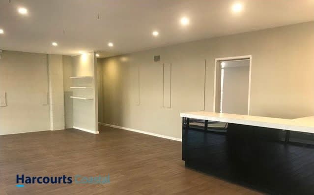 Click to view all images 4/7 Gateway Court Biggera Waters QLD 4216 - Image 1
