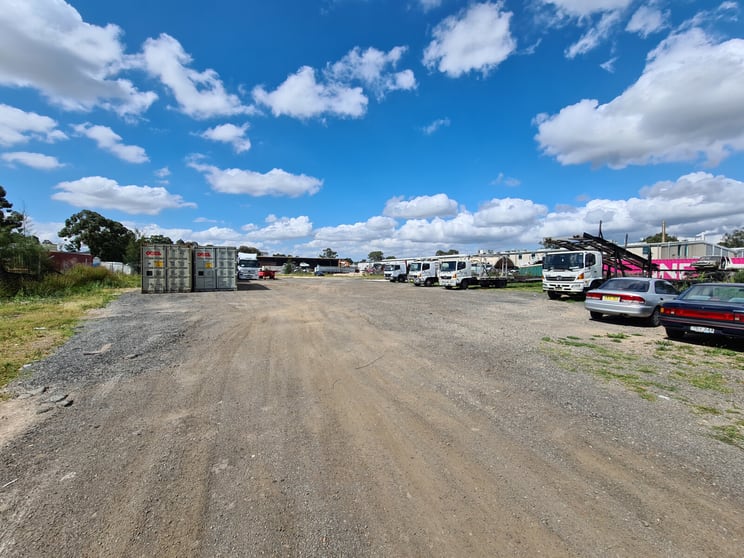 Click to view all images 4 Benson Road Ingleburn NSW 2565 - Image 1