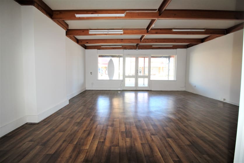 Click to view all images 70 Ocean Street, Unit 2 Victor Harbor SA 5211 - Image 3