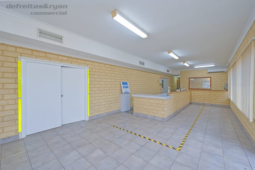 Click to view all images 35 Butcher Street Kwinana Beach WA 6167 - Image 3
