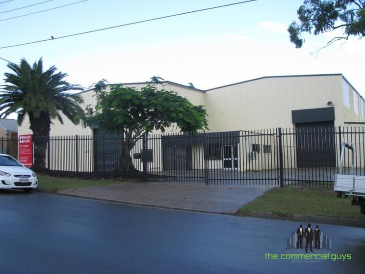 Click to view all images 13-15 Huntington St Clontarf QLD 4019 - Image 1