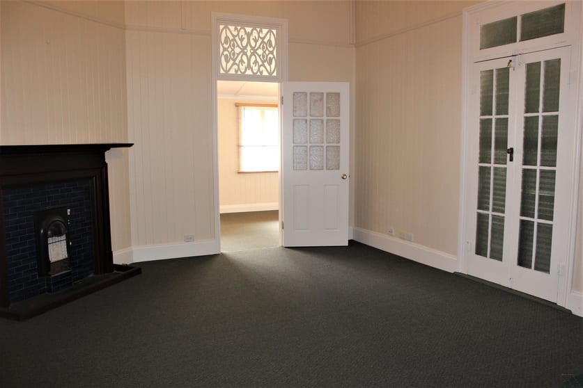 Click to view all images 327A Margaret Street Toowoomba QLD 4350 - Image 2