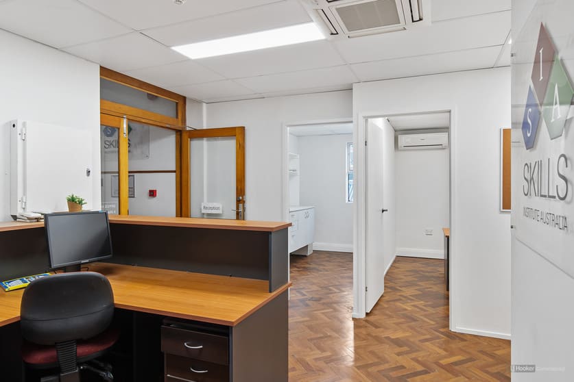 Click to view all images FF Suite 1/158 Margaret Street Toowoomba QLD 4350 - Image 3