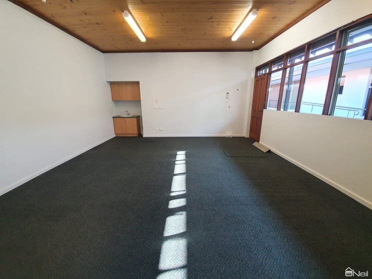 Click to view all images 222B Jull Street Armadale WA 6112 - Image 3