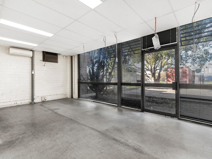 Click to view all images 36 Macbeth Street Braeside VIC 3195 - Image 3