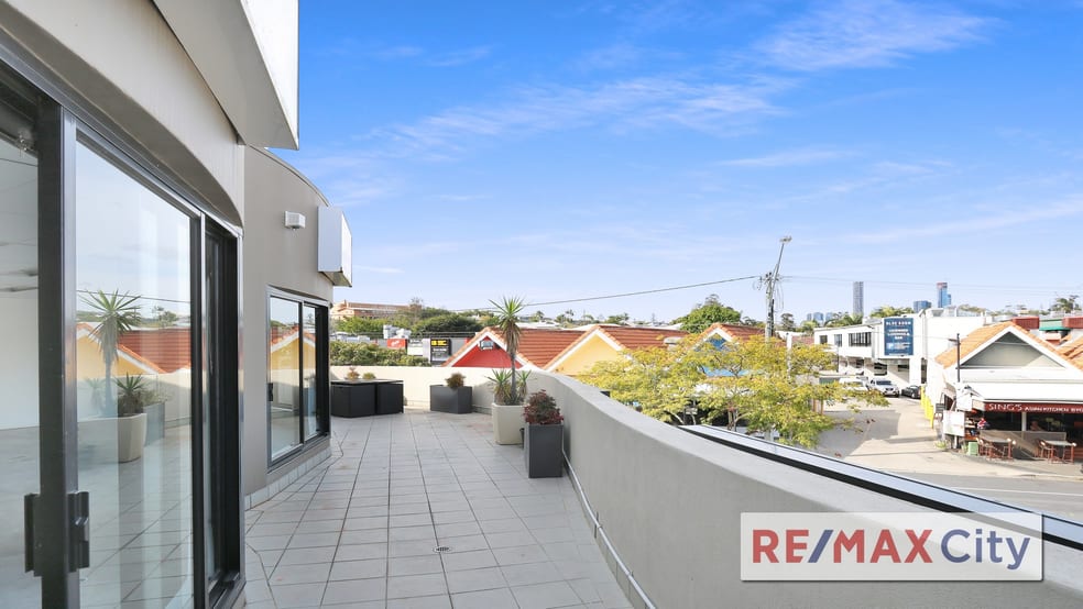 Click to view all images 7/165 Baroona Road Paddington QLD 4064 - Image 1