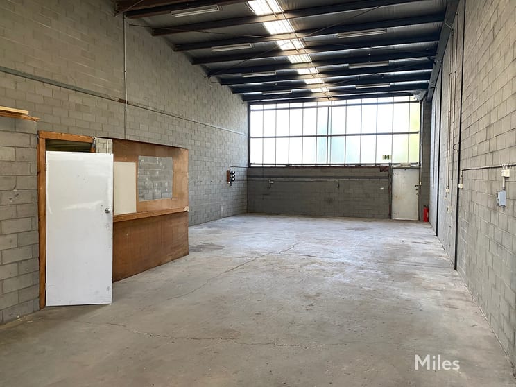 Click to view all images 8/188 Plenty Road Preston VIC 3072 - Image 2