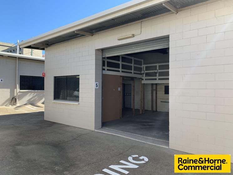 Click to view all images 5/1 Silvyn Street Redcliffe QLD 4020 - Image 1