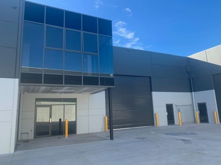 Click to view all images 17 Prosperity Street Truganina VIC 3029 - Image 2