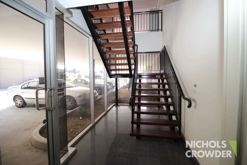 Click to view all images 103 Frankston Gardens Drive Carrum Downs VIC 3201 - Image 2