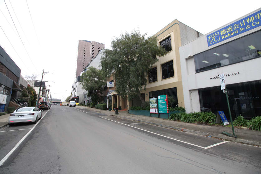 Click to view all images 6/19 Ellingworth Pde Box Hill VIC 3128 - Image 2