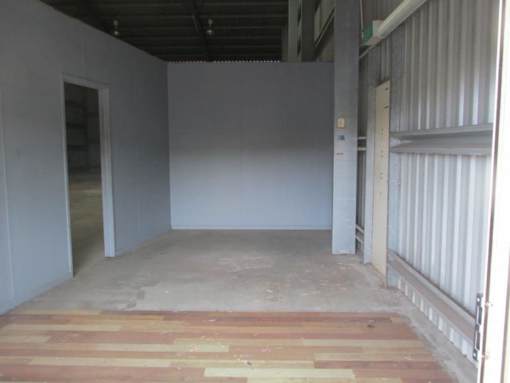 Click to view all images 4/75 Islander Road Pialba QLD 4655 - Image 3