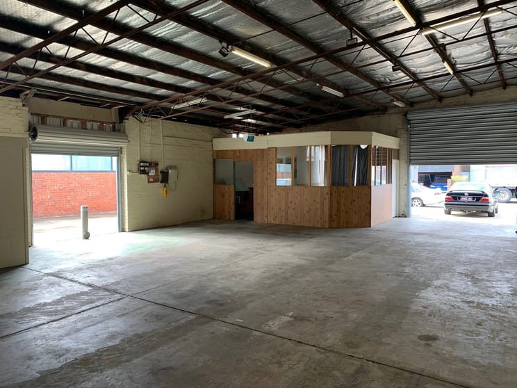 Click to view all images Unit 1/53 Cambro Road Clayton VIC 3168 - Image 2