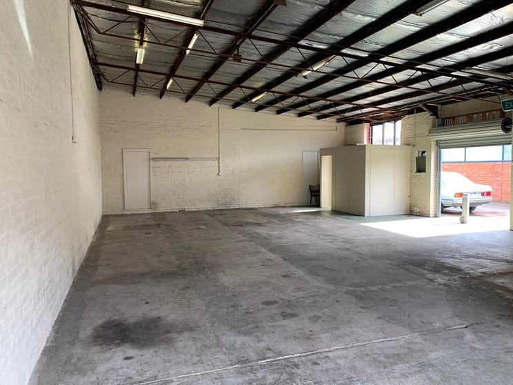 Click to view all images Unit 1/53 Cambro Road Clayton VIC 3168 - Image 3