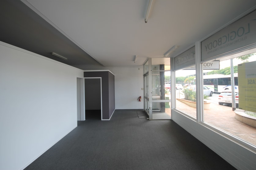 Click to view all images 1/137 Bloomfield Street Cleveland QLD 4163 - Image 3