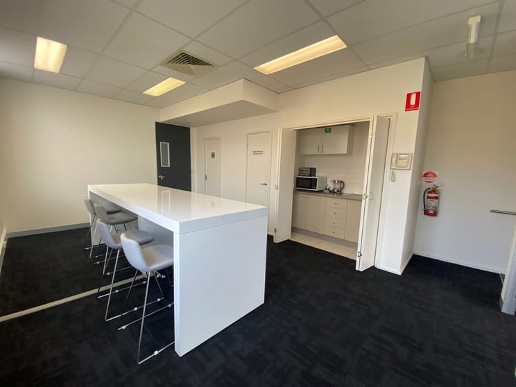 Click to view all images 1/12 Gladstone Place South Melbourne VIC 3205 - Image 3