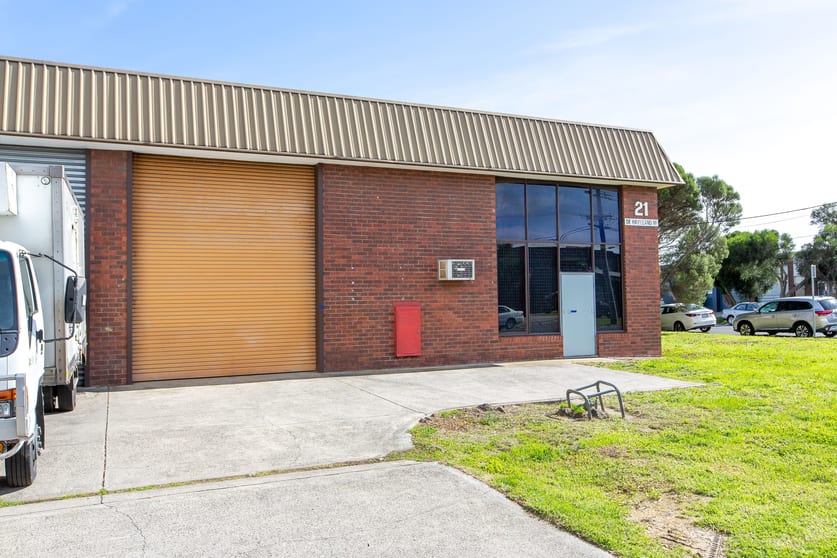 Click to view all images 21 Dehavilland Road Mordialloc VIC 3195 - Image 1