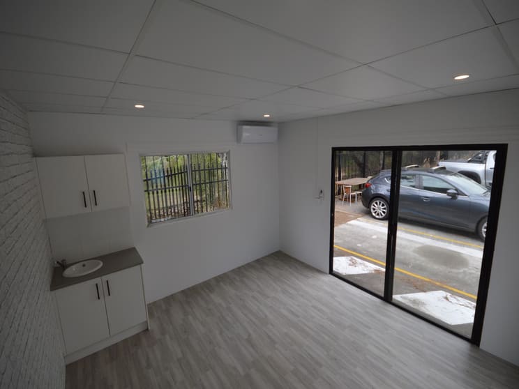 Click to view all images Currumbin Waters QLD 4223 - Image 3