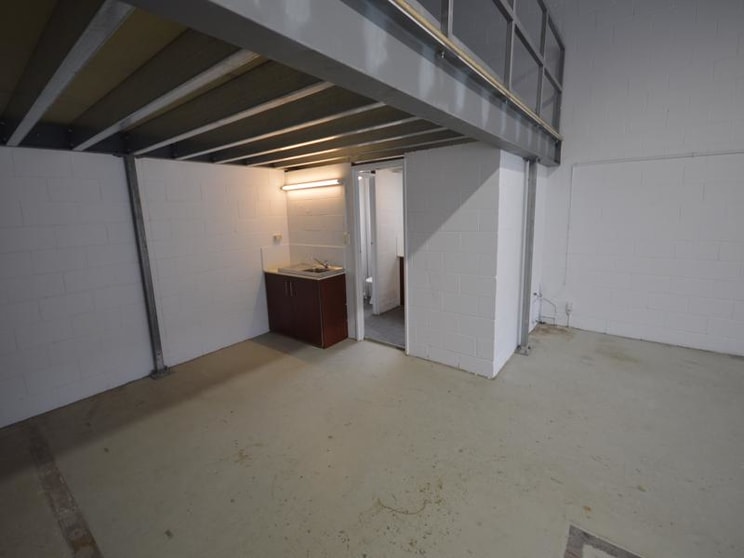 Click to view all images 3/6 Wheeler Crescent Currumbin Waters QLD 4223 - Image 3