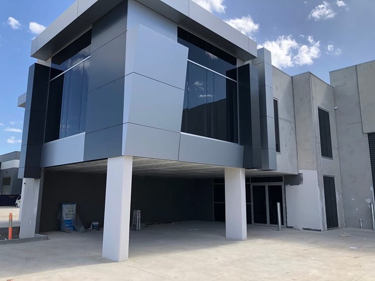 Click to view all images Wh 2/172-174 Jersey Drive Epping VIC 3076 - Image 2
