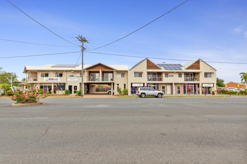 Click to view all images Unit 1/1/105 Denham Street Rockhampton City QLD 4700 - Image 1