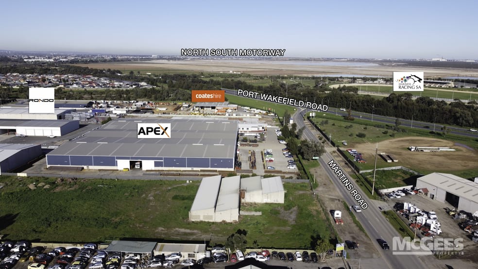 Click to view all images 392 Martins Road Green Fields SA 5107 - Image 1