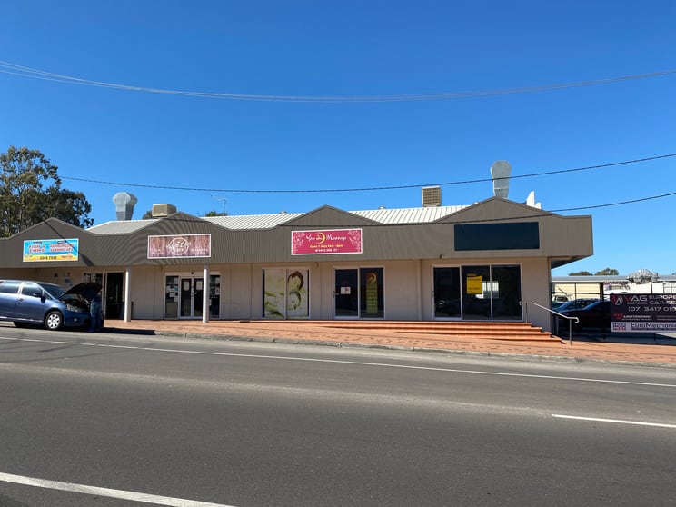 Click to view all images 4/5-7 Gordon Street Ormiston QLD 4160 - Image 1