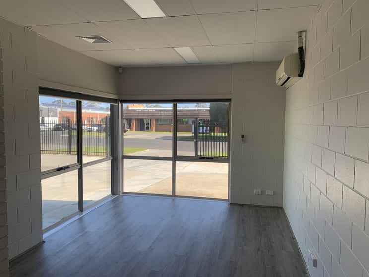 Click to view all images 110 Herald Street Moorabbin VIC 3189 - Image 3