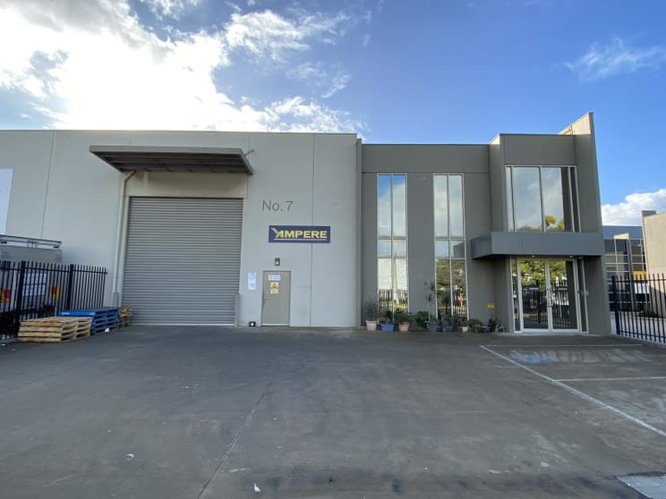 Click to view all images 7 Woolboard Road Port Melbourne VIC 3207 - Image 1