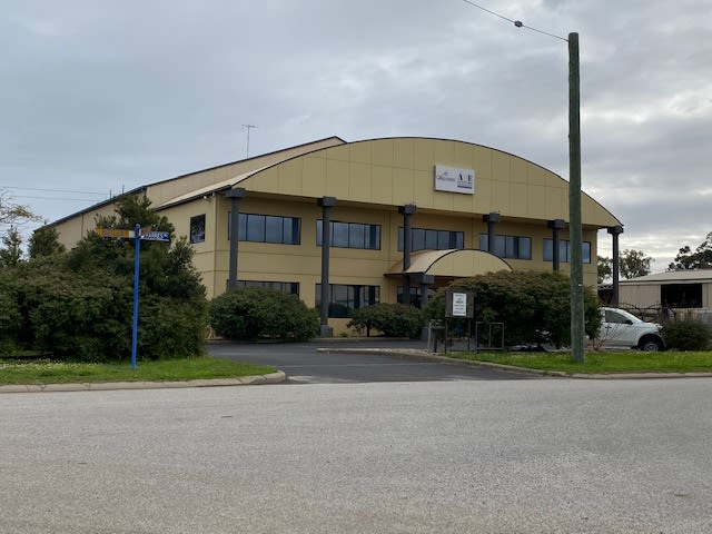 Click to view all images 36 Harries Way Pinjarra WA 6208 - Image 1