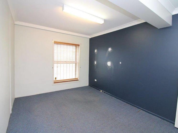 Click to view all images 5/11 Moffatt Street North Toowoomba QLD 4350 - Image 3