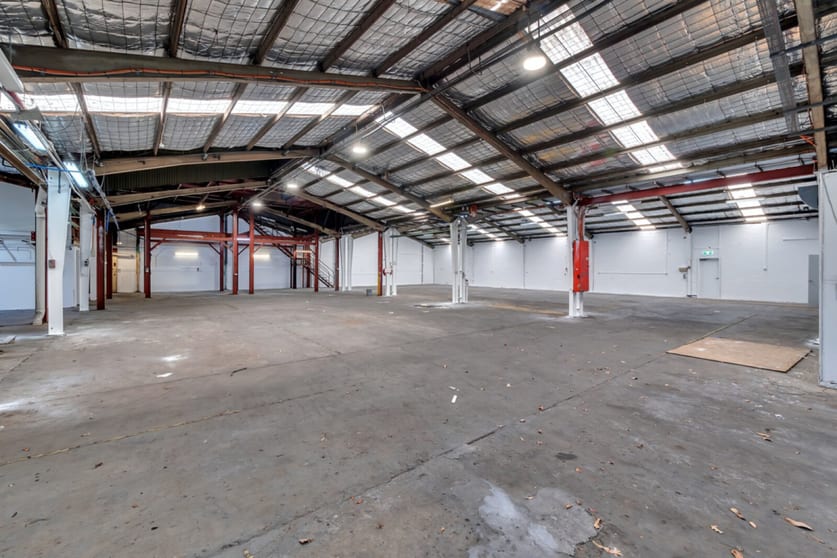 Click to view all images 68 Woodfield Boulevarde Caringbah NSW 2229 - Image 3